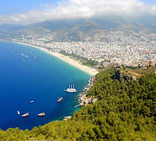 Widok z baszty na plażę Kleopatry