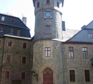 Im Innenhof von Schloss Braunfels.