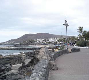 Promenada w Playa Blanca