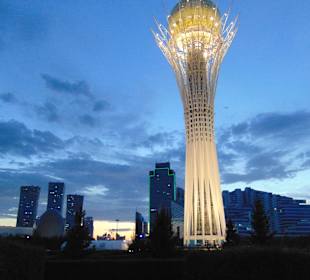 Bayterek Turm in Astana