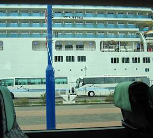 Blick aus dem Linienbus auf die Costa Deliziosa