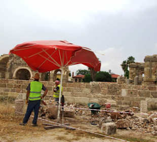 Archäologen bei der Arbeit