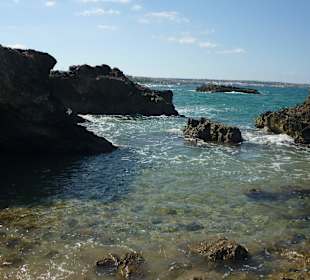 Süße Bucht in der Nähe vom Hotel