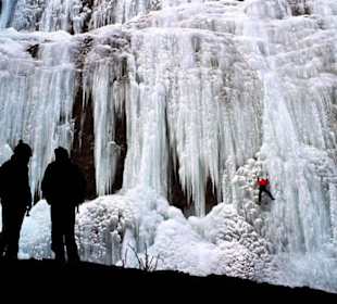 Eisklettern in der Serrai-Schlucht