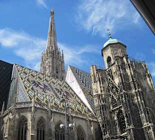 Berühmtes Dach: 230 000 glasierte Ziegel