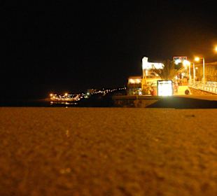 Promende am Strand entlang