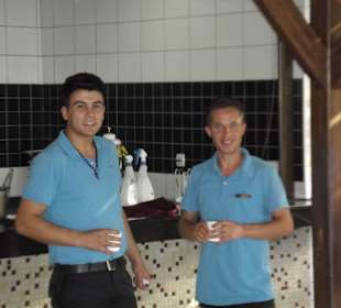 Service an der Strandbar Rayif & Muhittin