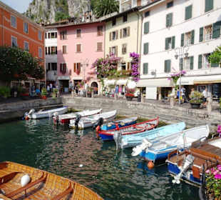 Impressionen aus dem alten Hafen von Limone