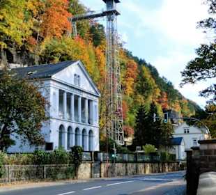 Personenaufzug und Busstopp 2 Minuten vom Hotel