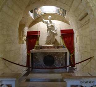 Unter der Erde Grotto