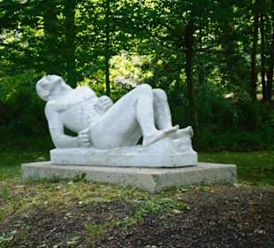 Skulpturen im Park Schloss Moyland