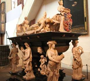 Marmor-Grabmal des Dänenkönigs Friedrich I. 