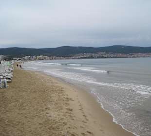 Der Strand menschenleer