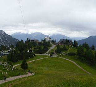 Blick auf die Bergstation der Rofanbahn