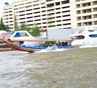 Mit dem Hop and Hop Boot Bangkok entdecken