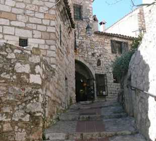 Rundgang durch die alten Mauern