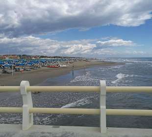 Auf der Seebrücke im Forte dei Marmi