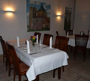 Tische im Restaurant auf Gut Ringelsbruch
