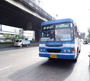 Mit dem 124 zur Uni Mahidol in Salaya fahren