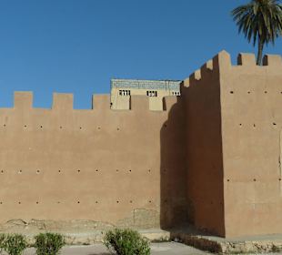 Die Stadtmauer von außen