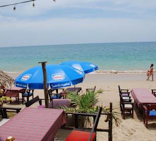 Ausblick auf die Plätze im Sand und den Beach