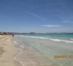 Langer schöner Sandstrand