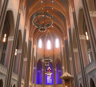 Innenbesichtigung der Wiesbadener Marktkirche