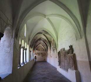 Der unbemalte Zugang zum Kreuzgang