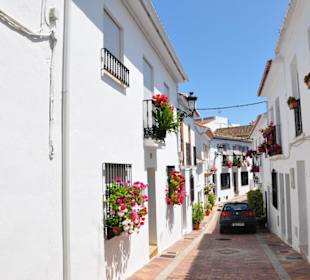 Typische kleine Gasse in Benalmádena Pueblo
