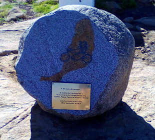 Biker Monolith am Degollada de los Granadillos