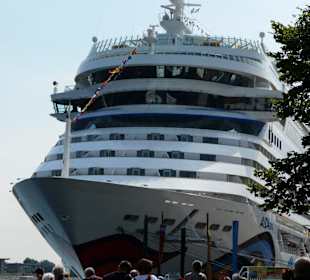 AIDAblu am Liegeplatz