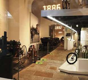Automobile im Museum