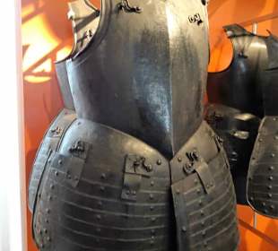 Rundgang durch die Rüstkammer des Landesmuseums