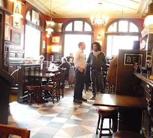 Teil des "Blackbird" vor Eintreffen der Massen