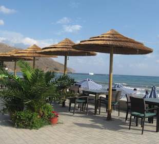 Promenade mit Cafés