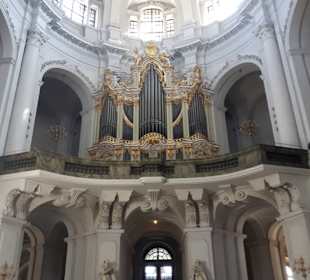 Kathedrale St. Trinitatis - Katholische Hofkirche