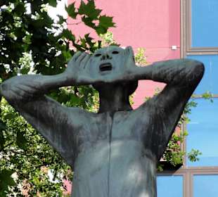 Die Skulptur "Der Rufer" am Weserufer