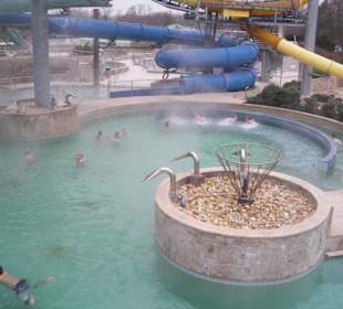 Großes Außenbecken