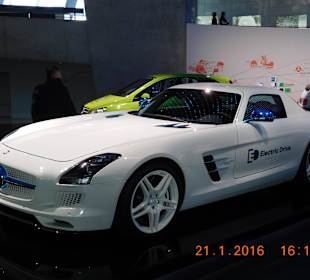 Музей Мерседес-Бенц