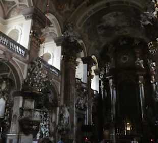 Namen-Jesu-Kirche Innenansicht