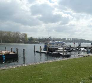 Spaziergang entlang der Vorderreihe in Travemünde