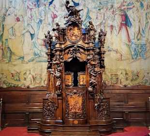 Imposanter Beichtstuhl