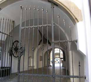Durchgang und Eingang zum Turm