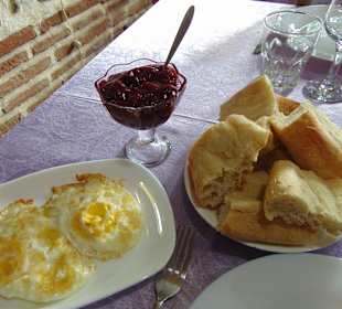 Golden Lion Restaurant in Sighnaghi