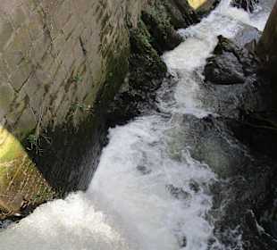 Wasserfall in der Stadt