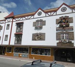 Das Äußere des Ausstellungsgebäudes