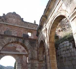 Viñedos, monasterios y paisajes preciosos
