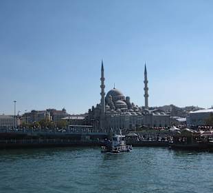 Ausblick auf die Altstadt von der Fähre aus