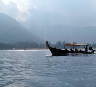 1/2 day trip with an traditional longtail boat