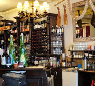 Die Bar des Don Carlos